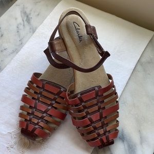 Clarks leather braided sandal w adjustable strap